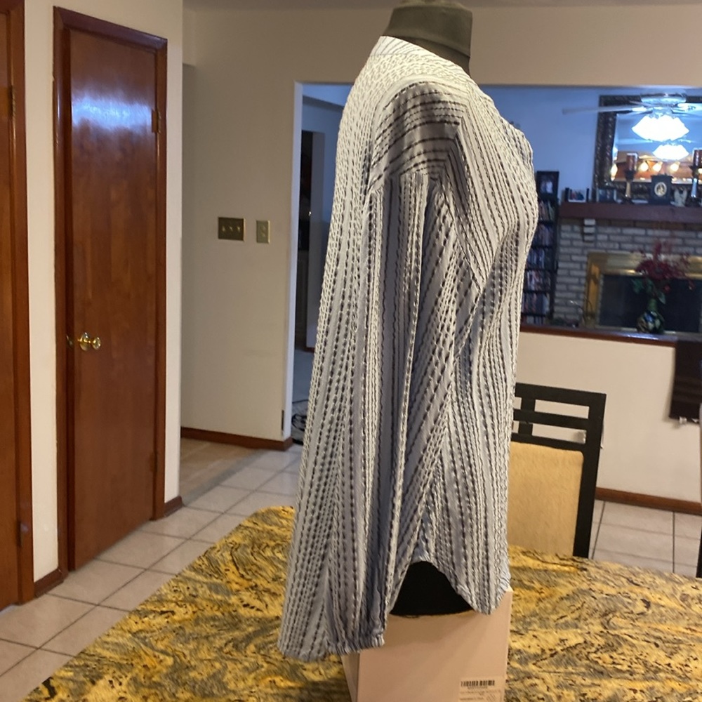 Free people NWOT long sleeve top, see measurements in photos below. - Picture 4 of 6